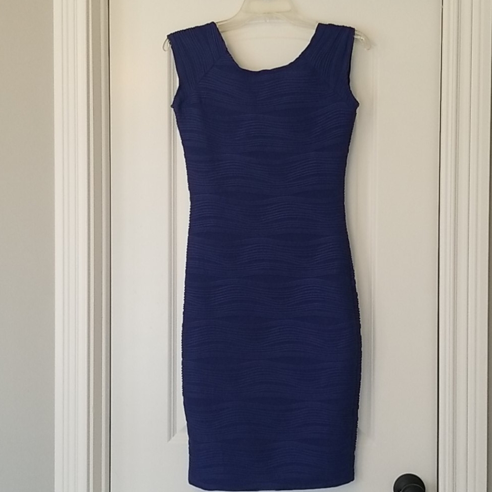 Textured blue reversible bodycon dress